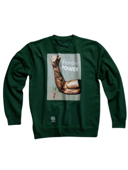 Zielona bluza wędkarska z nadrukiem Feeder Power i ilustracją  ramienia z tatuażem karpia.
